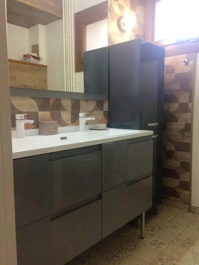 Appartement Charmant A Briancon De 40 M² Avec Balcon 0*, Briancon (Hautes-Alpes) France